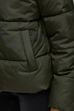 Abrigo acolchado con capucha