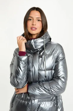 Abrigo acolchado largo brillante