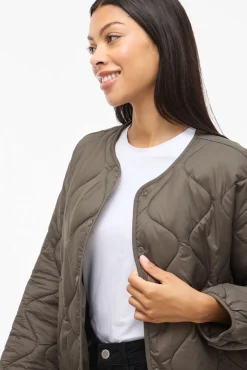 Abrigo acolchado ultraligero