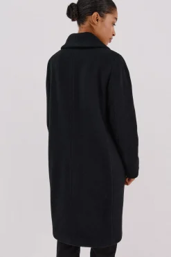 Abrigo con detalle efecto pelo