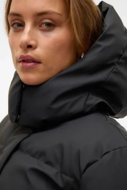 Abrigo corto acolchado encerado