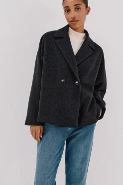 Abrigo corto desestructurada