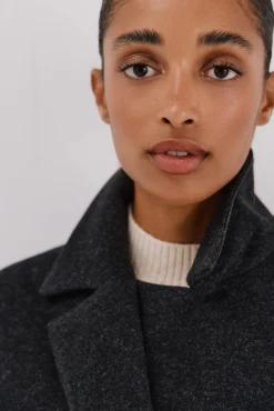 Abrigo corto desestructurada