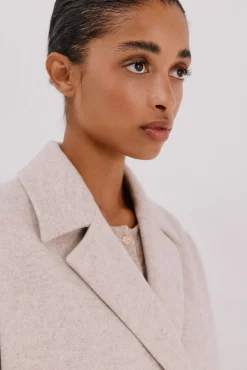 Abrigo corto desestructurada