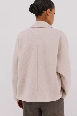 Abrigo corto desestructurada