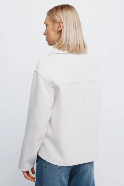 Abrigo corto doble botonadura