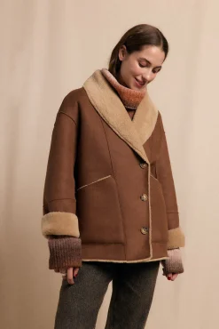 Abrigo corto efecto doble faz