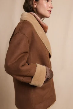 Abrigo corto efecto doble faz