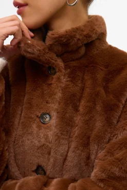 Abrigo corto efecto pelo