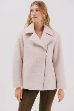 Abrigo corto silueta biker