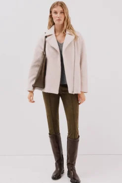 Abrigo corto silueta biker