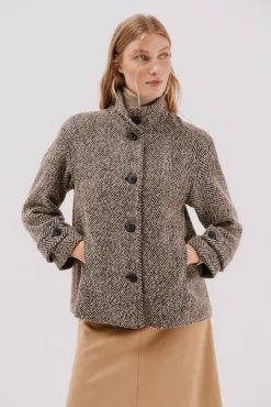 Abrigo corto tejido estructura