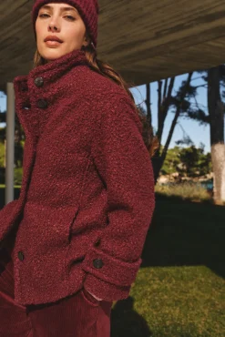 Abrigo corto tejido suave