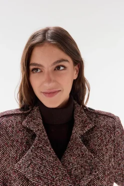 Abrigo cruzado con doble botonatura