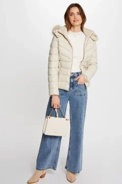 Abrigo cuero sintético capucha