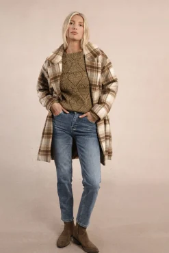 Abrigo de manga larga con cuello solapa