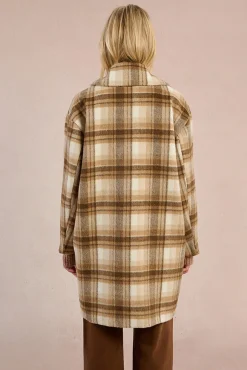 Abrigo de manga larga con cuello solapa