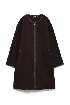 Abrigo de paño con detalle de bufanda