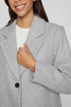 Abrigo de paño con solapas