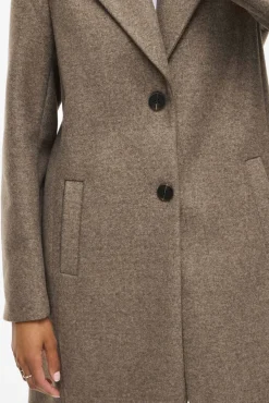Abrigo de paño con solapas