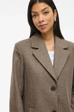 Abrigo de paño con solapas