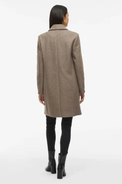 Abrigo de paño con solapas