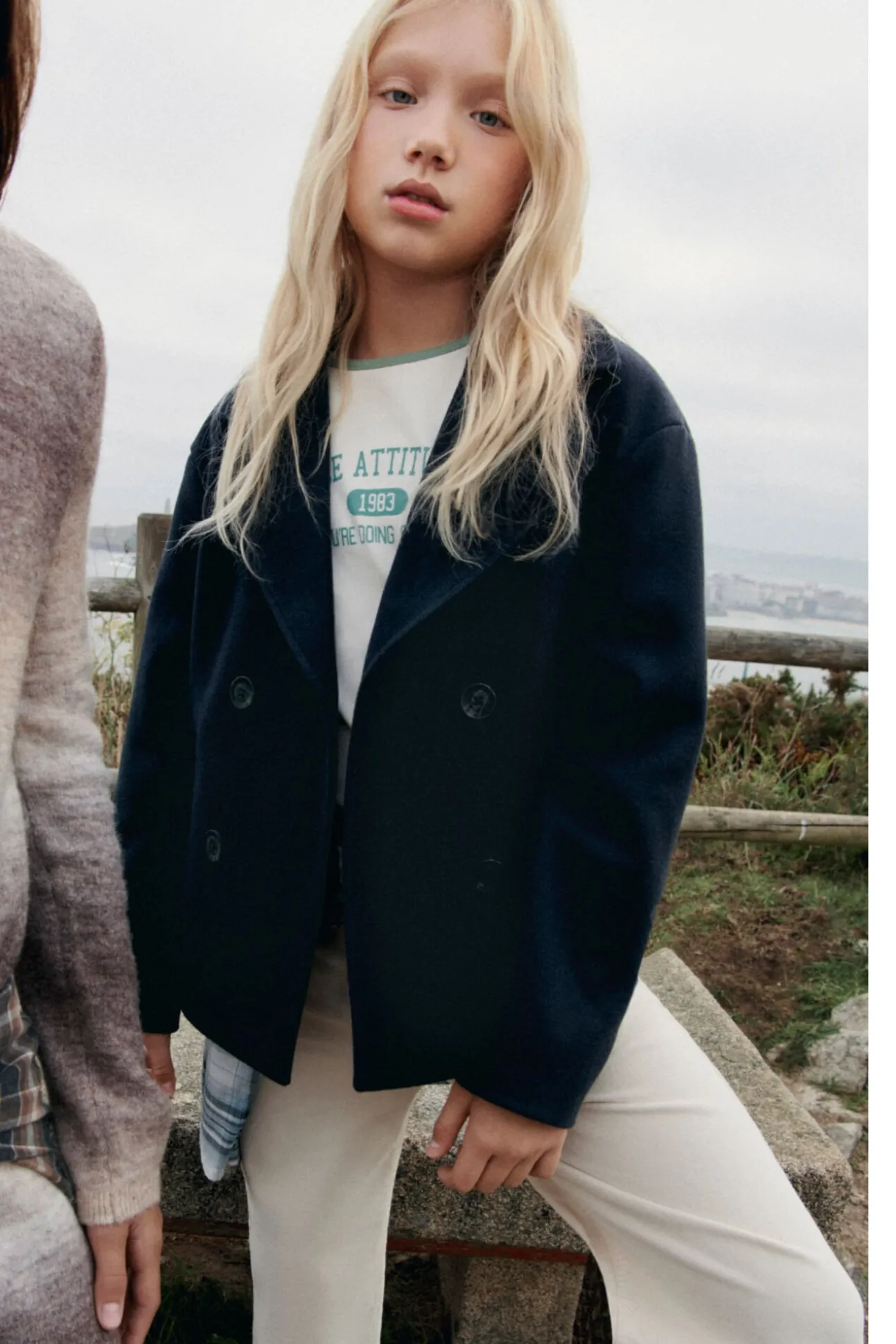 Abrigo de paño corto niña