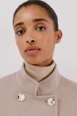 Abrigo doble cruce botón dorado