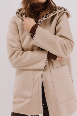 Abrigo efecto doble faz reversible