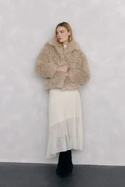 Abrigo efecto pelo rizado