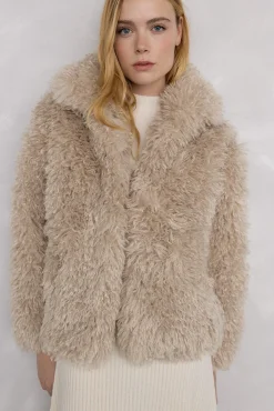 Abrigo efecto pelo rizado