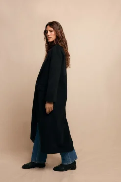 Abrigo largo con cuello esmoquín