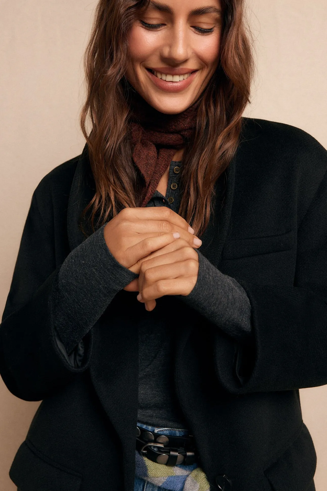 Abrigo largo con cuello esmoquín