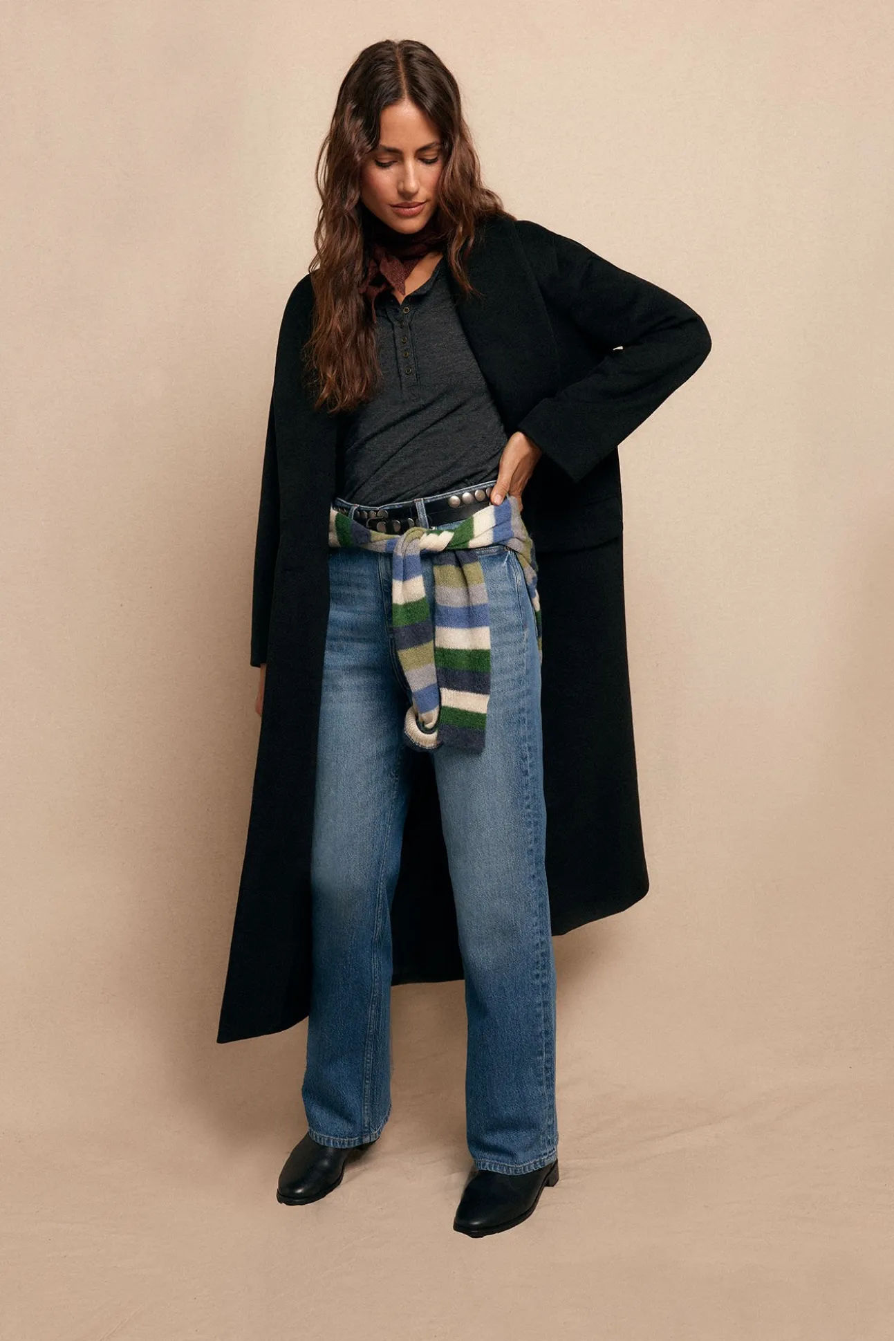 Abrigo largo con cuello esmoquín