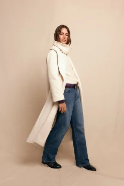 Abrigo largo con cuello esmoquín