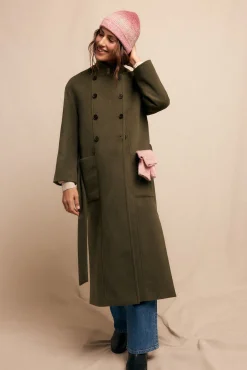 Abrigo largo con doble botonadura