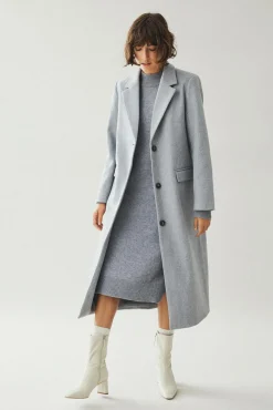 Abrigo largo de paño con solapas