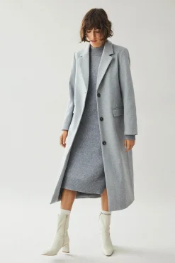 Abrigo largo de paño con solapas