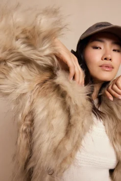 Abrigo largo efecto pelo