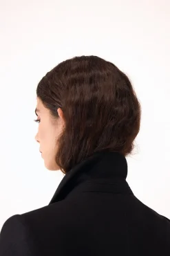 Abrigo negro contraste