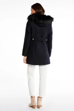 Abrigo recto con cremallera y capucha