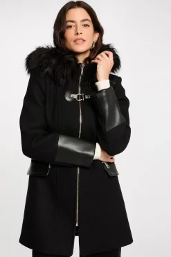 Abrigo recto con cremallera y capucha