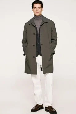 Abrigo técnico resistente al agua con chaleco desmontable