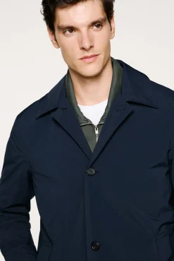 Abrigo técnico resistente al agua con chaleco desmontable