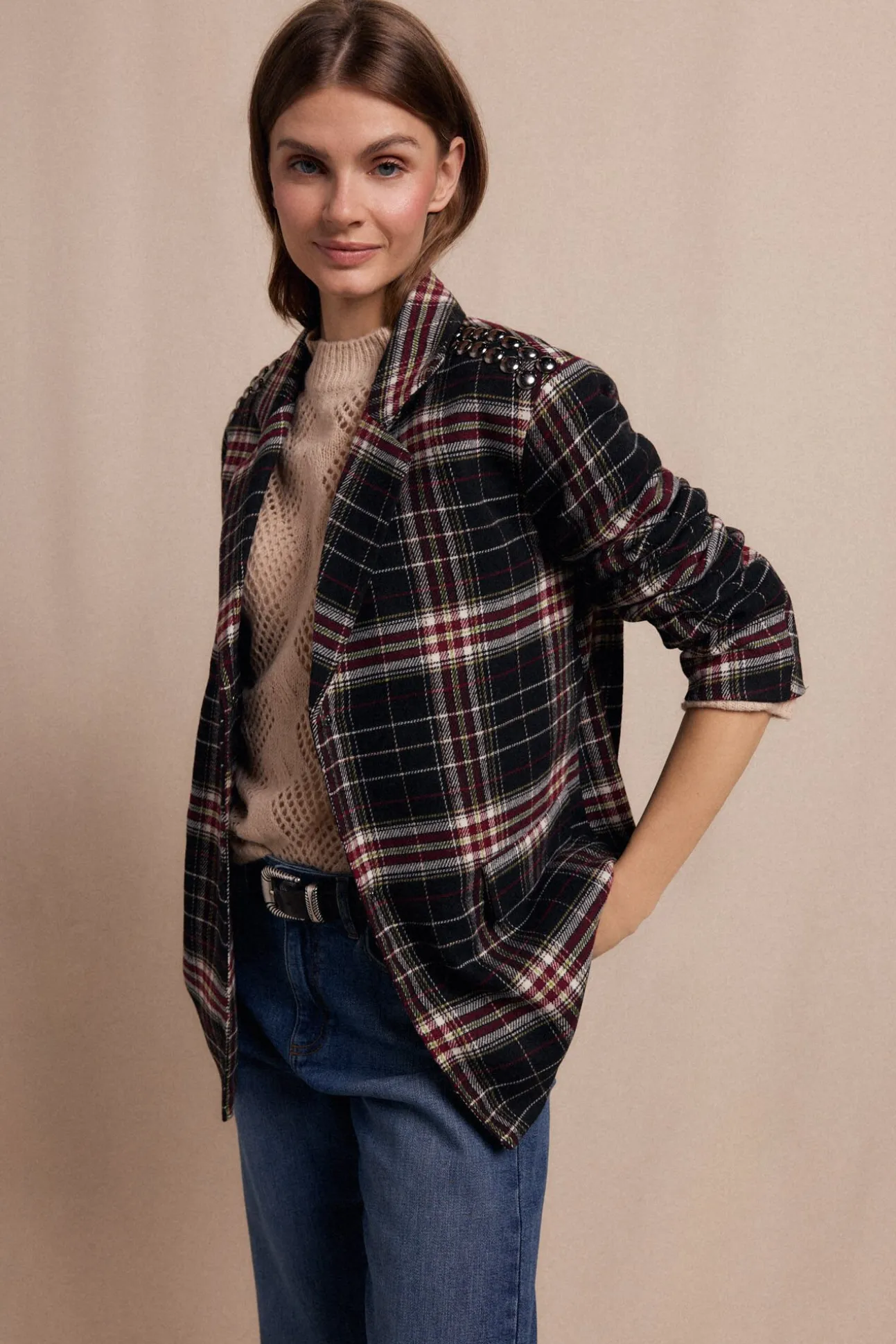 Americana cuadros con tachas