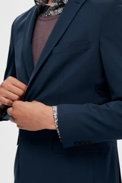 Americana Slim Fit estilo punto confeccionada con Lenzing Ecovero