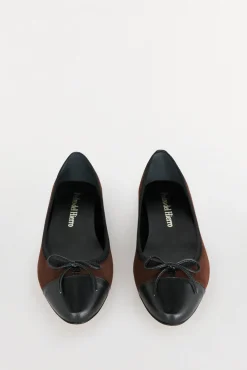 Bailarina de piel con puntera de logo