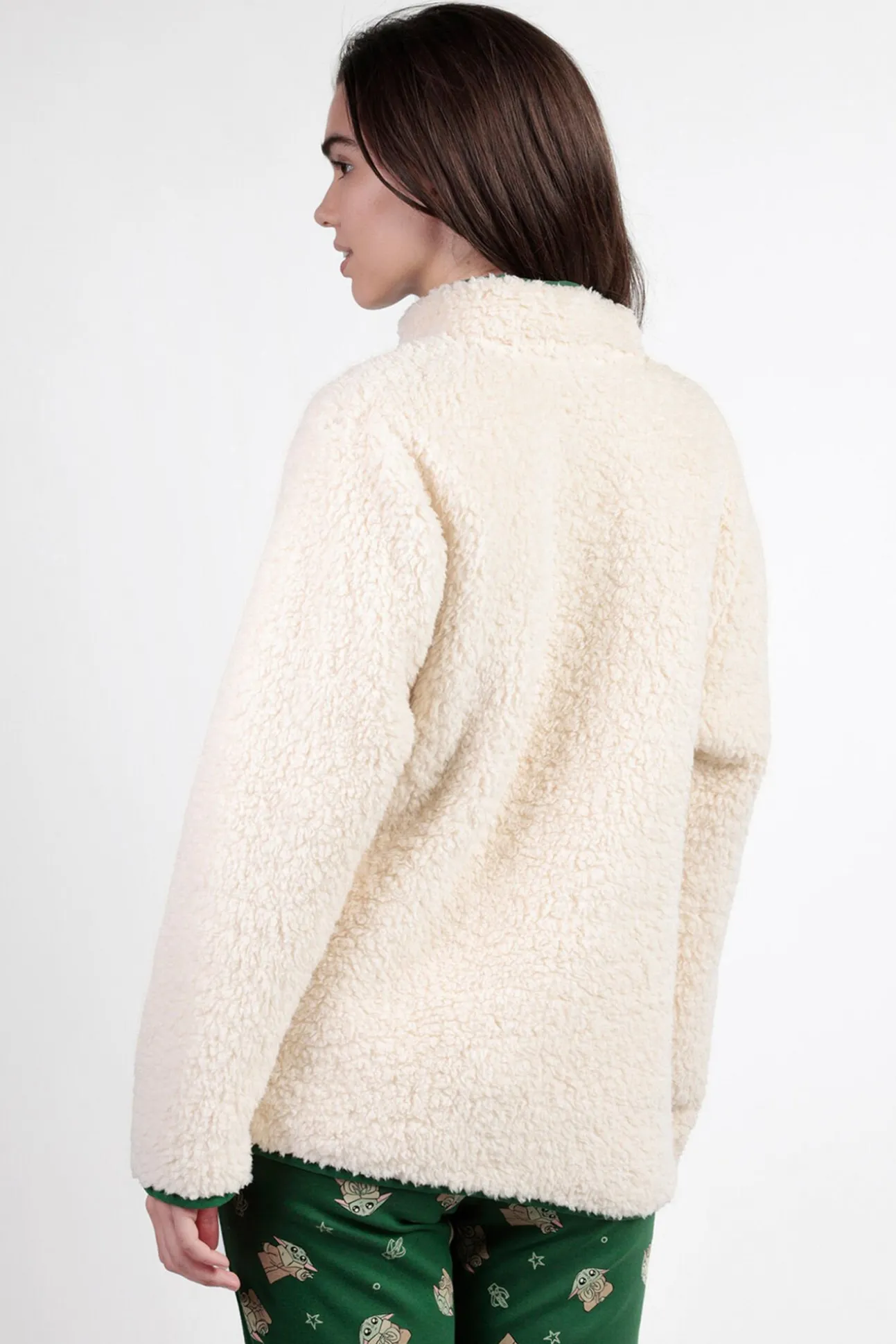 Bata corta borrego baby Yoda Mandalorian mujer