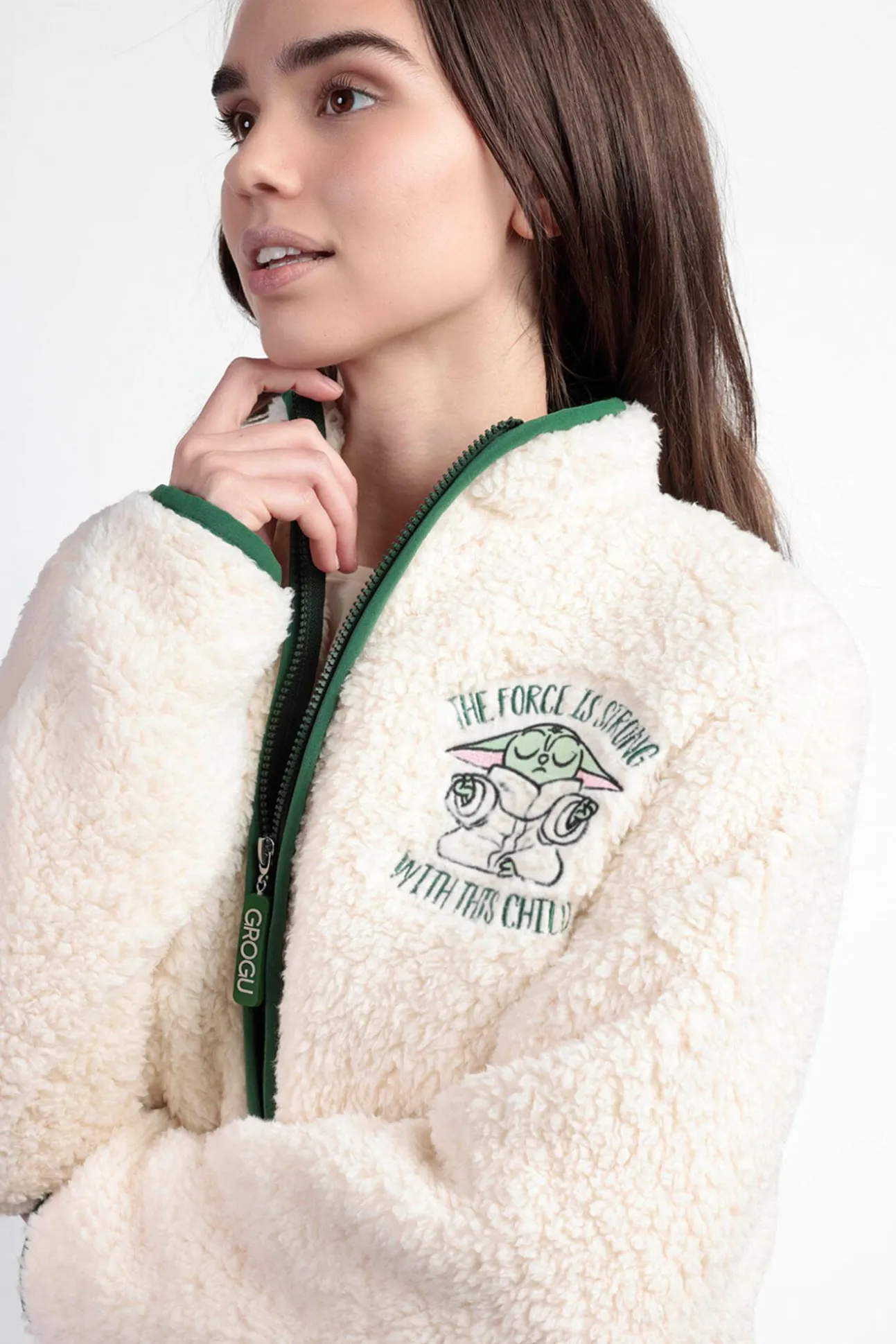 Bata corta borrego baby Yoda Mandalorian mujer