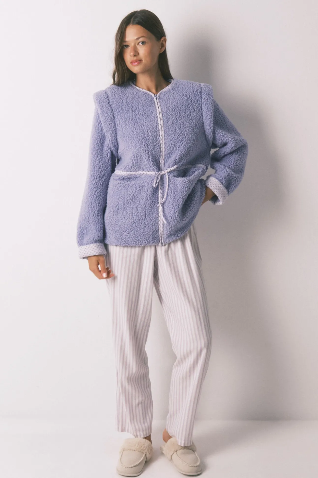 Bata corta borreguito lila